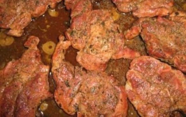Ceafă de porc caramelizată în bere neagră!