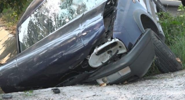 Accident la Suharău! Un bărbat a furat mașina băiatului său și s-a izbit cu ea într-un cap de pod