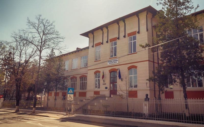 Omagiu profesorilor de la CN „Grigore Ghica” - Reacție la articolul CN „Grigore Ghica” Dorohoi Gaudeamus Igitur! Gând absolvenților din generația 2016