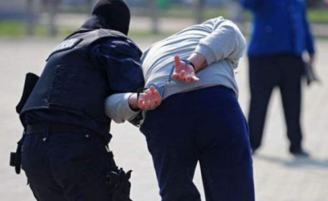 Tânăr din Pomârla, dat în urmărire generală depistat de polițiști în timp ce se plimba prin Botoșani