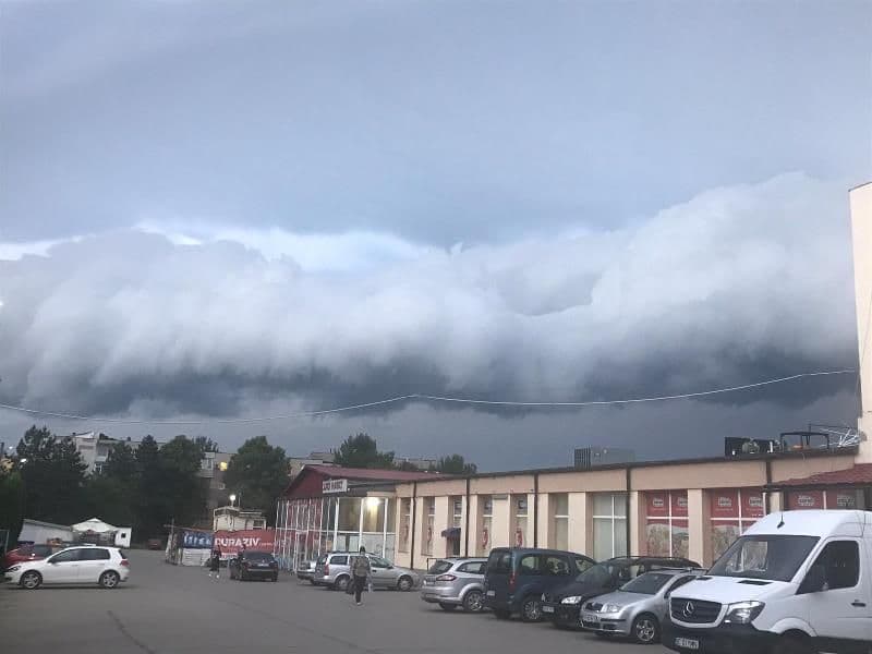 Avertizare meteo! Cod Portocaliu de ploi torențiale, grindină și vânt puternic