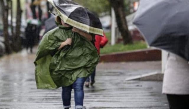 Avertizare ANM! COD GALBEN de vânt puternic, descărcări electrice și grindină!