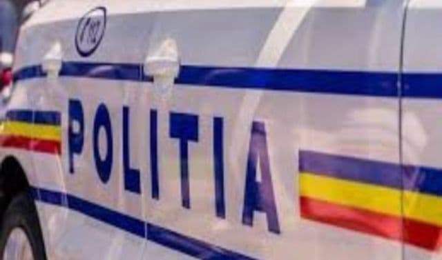 Hoț fără permis de conducere, prins la volanul unei mașini furate