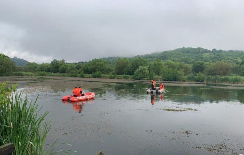 Administratorul unui iaz, posibil înecat, căutat de pompierii din Dorohoi