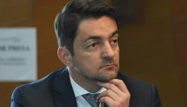 Cât de ticăloși puteți să fiți domnilor Orban și Bogdan să o țineți cu petrecerile și alegerile, în timp ce românii sunt prinși sub prăpădul inundații