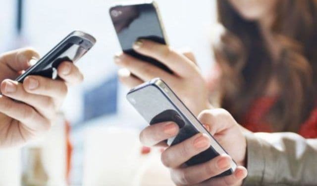 Începând de astăzi aceste telefoane mobile sunt interzise în România. Amenda este de până la 100.000 de lei!