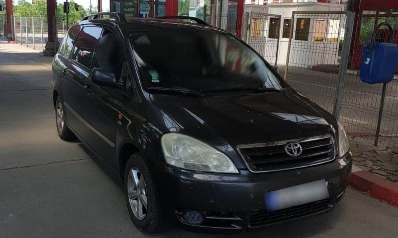 Autoturism radiat din circulaţie, descoperit în P.T.F. Sculeni - FOTO