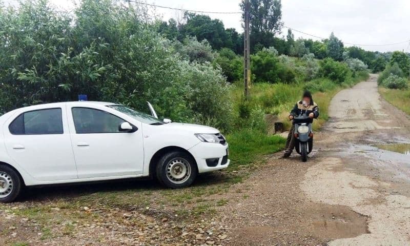 Depistat conducând un motoscuter, deși nu avea acest drept