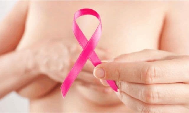 Nu ignora aceste simptome! Pot fi semnele cancerului de sân