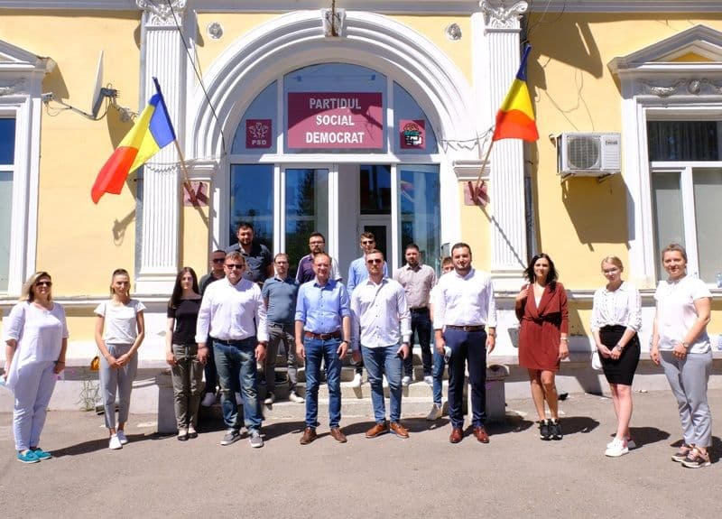 Tinerii s-au săturat de promisiuni și minciuni! 10 membri de la tineretul USR s-au alăturat echipei PSD de la municipiul Botoșani!
