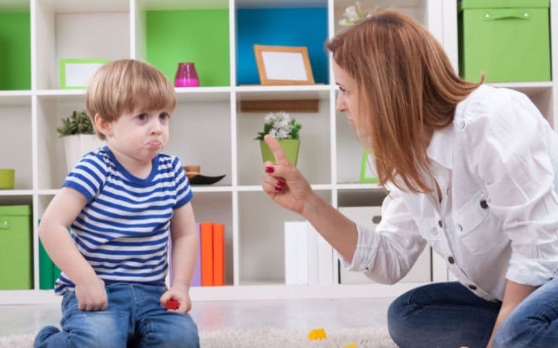 Fraze pe care n-ar trebui să i le spui niciodată copilului tău