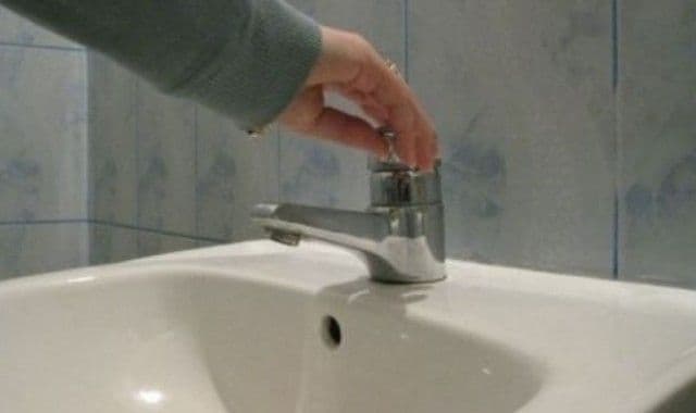 Mai multe străzi din Dorohoi rămân miercuri fără apă, din cauza unor lucrări la rețeaua de alimentare