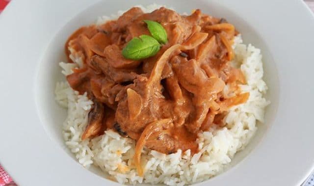 Vită Stroganoff