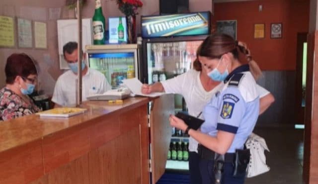 Poliţiştii şi jandarmii din Botoșani au dat amenzi de peste 58.000 de lei pentru încălcarea măsurilor de prevenire a pandemiei