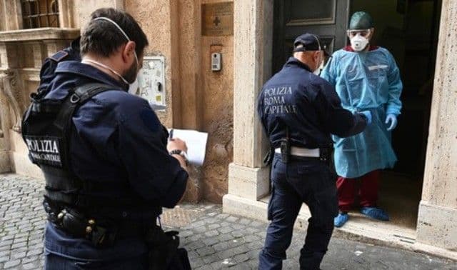 Avertisment pentru românii care merg în Italia. Riscă amenzi de 1000 de euro. Regula care face prăpăd