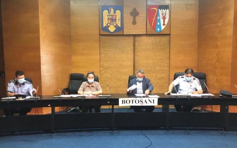 ATENȚIE, dorohoieni! De mâine, purtatea măștii de protecție devine obligatorie pe pietonalul Grigore Ghica. Vezi detalii!