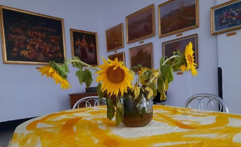 Din Dorohoi, lumea se cucerește ușor! Expoziție de pictură dedicată artistului Ion Murariu – FOTO / VIDEO