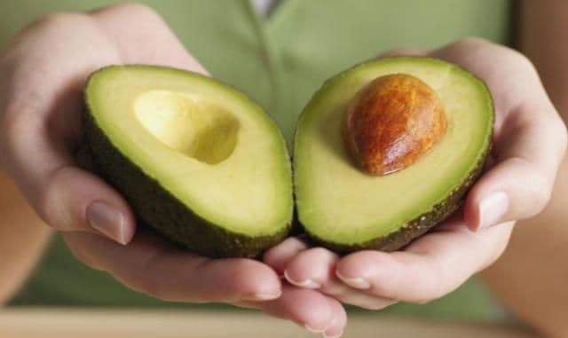 Avocado, mai mult decât un fruct. De ce nu trebuie sa abuzam de el...