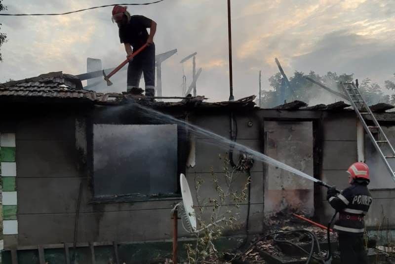 Tragedie! Femeie decedată după ce casa i-a fost cuprinsă de flăcări