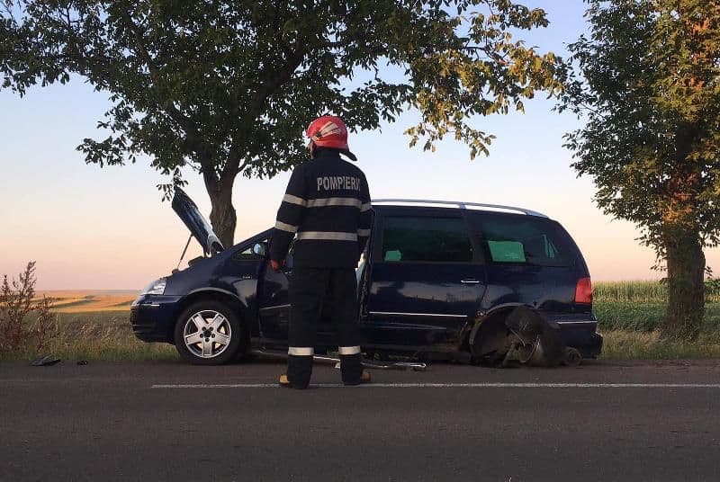 Accident cu trei mașini la Roma! Doi copii au ajuns la spital - FOTO