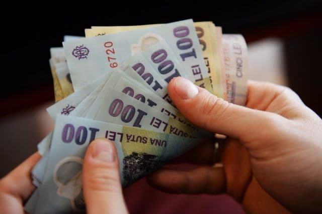 Două femei înșelate de un bărbat din Dorohoi. Acesta s-a ales cu dosar penal