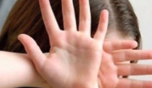 Tentativă de viol într-un sat din Botoșani. Victima, o tânără de 23 de ani, a reușit să se salveze