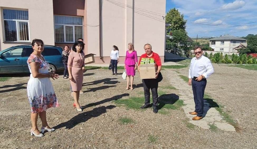 10.000 de măști și dezinfectant pentru mai multe școli din municipiul și județul Botoșani, donate de PSD în lipsa materialelor sanitare de la Guvernul