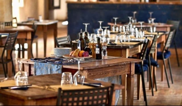 În ce condiţii se redeschid restaurantele din 1 septembrie. Se va ţine cont de pragul răspândirii virusului la nivel judeţean