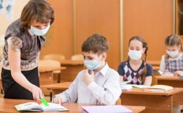 Ore mai puţine pentru elevi! Autorităţile au stabilit