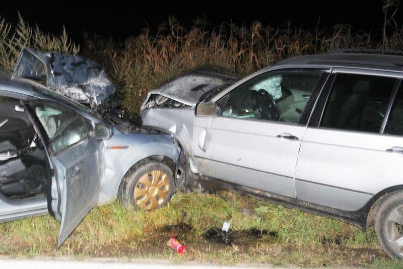 Accident pe drumul Dorohoi – Darabani! Două autoturisme s-au ciocnit frontal - FOTO