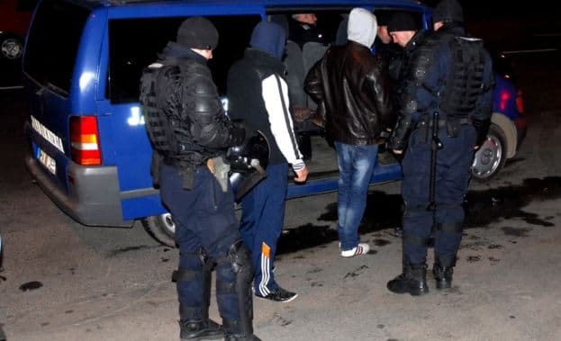 Scandalagii amendați de jandarmi