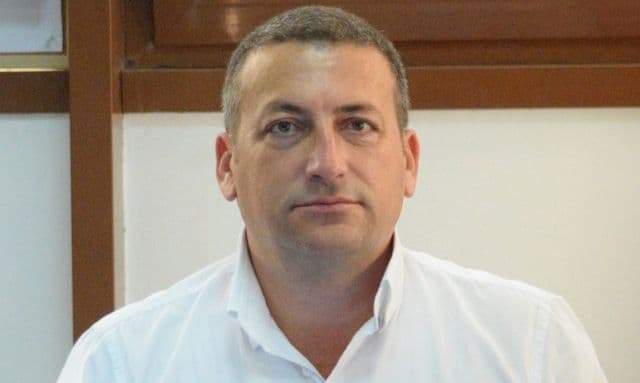 BOGDAN DĂSCĂLESCU: „Autoritățile locale trebuie să susțină testarea pentru Covid-19 a tuturor cadrelor didactice din Botoșani!”