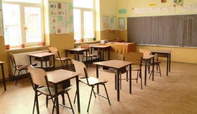 Trei zile libere pentru elevi şi profesori pentru alegerile locale din 27 septembrie. Când nu se ţin cursuri
