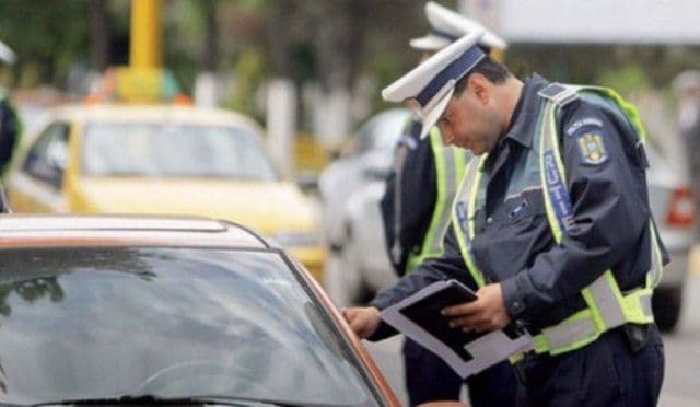 Razie pe străzile județului! Polițiștii au reținut 6 permise și au dat peste 80 de amenzi