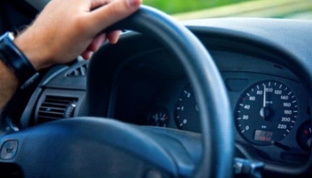 Dosar penal pentru un bărbat din Șendriceni prins fără permis și beat la volanul unei mașini