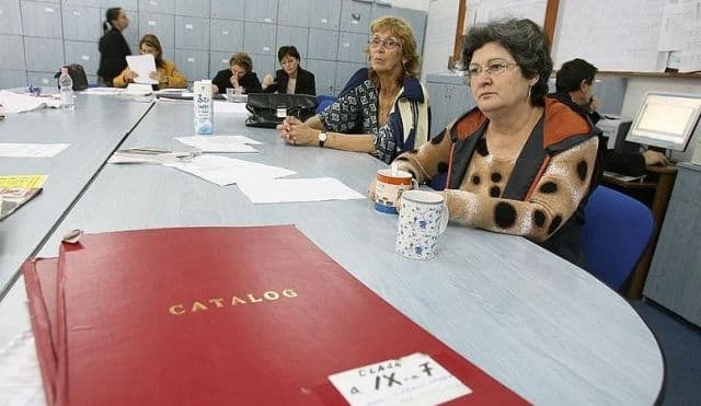Profesorii și personalul nedidactic și auxiliar din învățământ ar putea primi lunar un stimulent de risc. Proiectul a trecut de Senat 