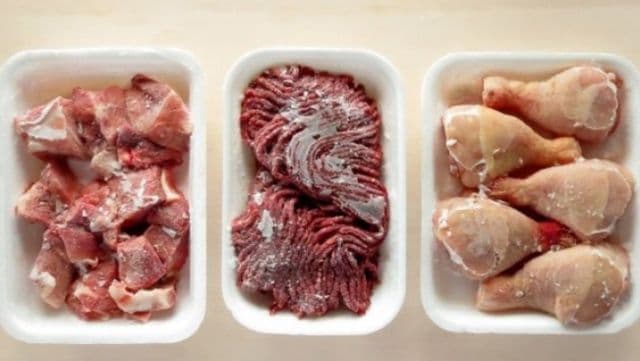 Cât poate fi păstrată carnea la congelator până să se strice