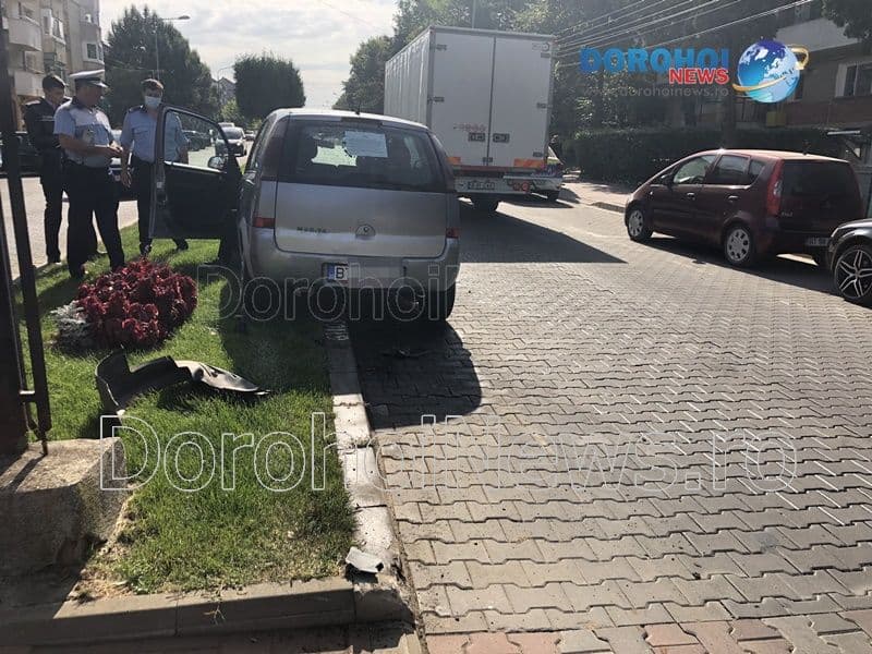 Inconștiență maximă la Dorohoi! Accident provocat de un șofer beat - FOTO