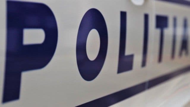 Beat și fără permis a ajuns cu mașina în șanț apoi a fugit. A fost găsit de polițiști într-un lan de porumb