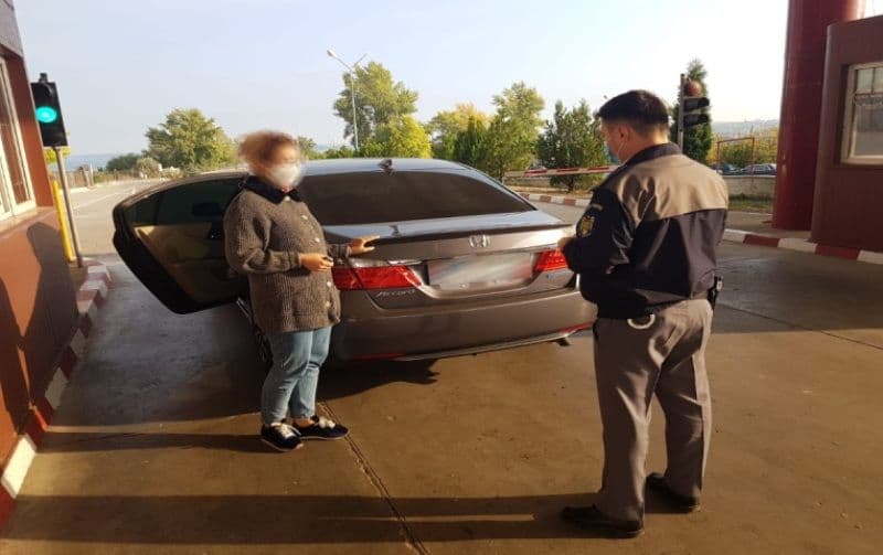 Vama Stânca: Permis de conducere fals, cumpărat cu 300 de euro
