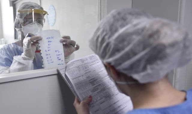 Din nou explozie de cazuri: Avem peste 2.000 de cazuri noi de infectare cu COVID