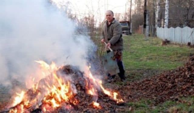 SVSU Dorohoi: Arderea vegetației uscate un pericol pentru cei din jur