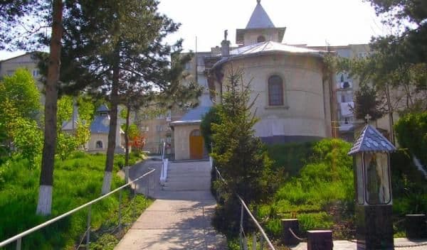 Biserica „Sfânta Cuvioasă Parascheva” din Dorohoi își sărbătorește hramul. Vezi programul slujbei!