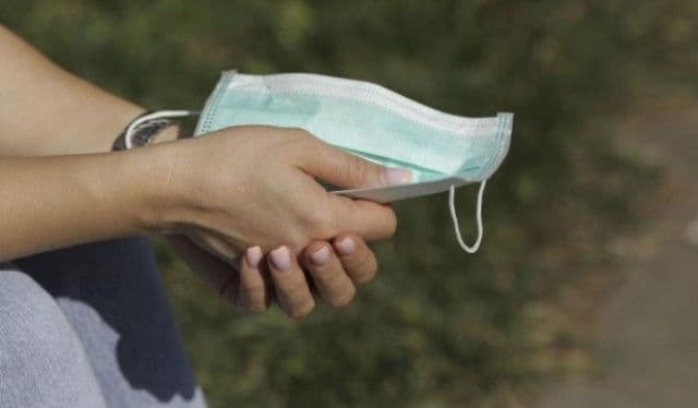 Număr de telefon unde puteți reclama încălcarea normelor de protecție anti-COVID