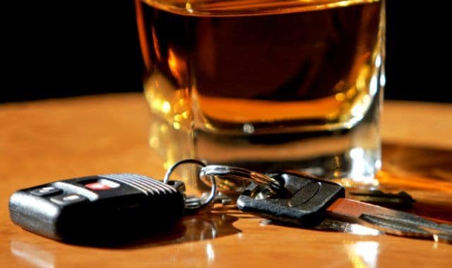 Șofer pericol public, cu o alcoolemie de 1,55 mg/l, surprins circulând pe un drum din județ
