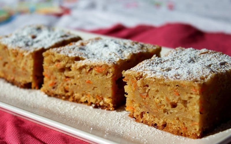 Prăjitură cu morcov și mere
