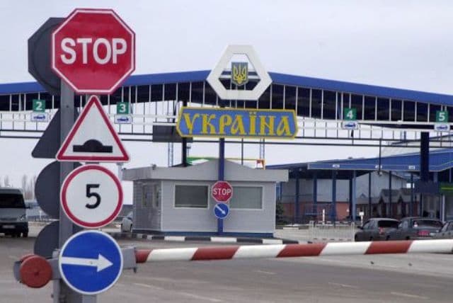 Starea de urgenţă, prelungită în Ucraina pentru tot restul anului. Munca de acasă devine obligatorie pentru companii