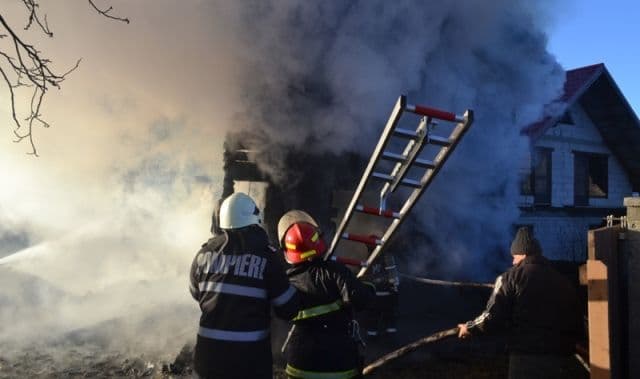 Două incendii în mai puțin de o oră