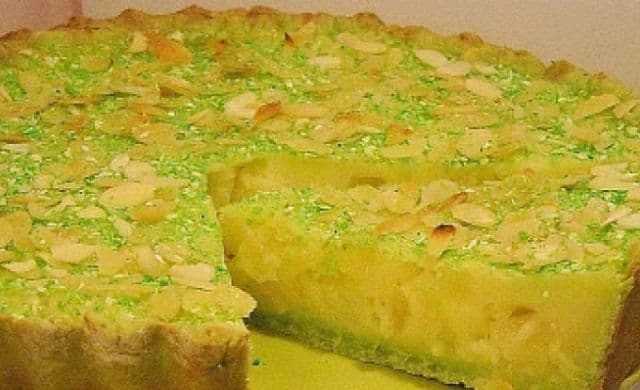 Tartă cu cremă de vanilie și ananas