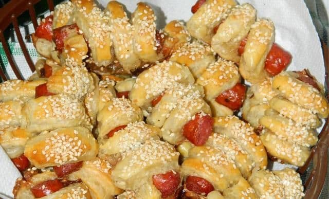 Cârnăciori în foietaj